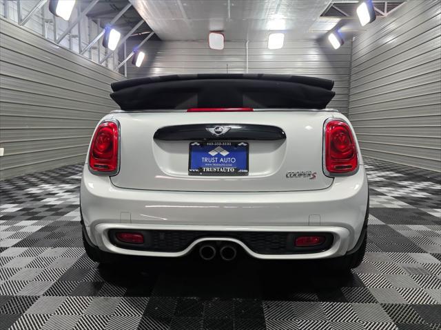 Photo of 2016 White Silver Metallic MINI Convertible