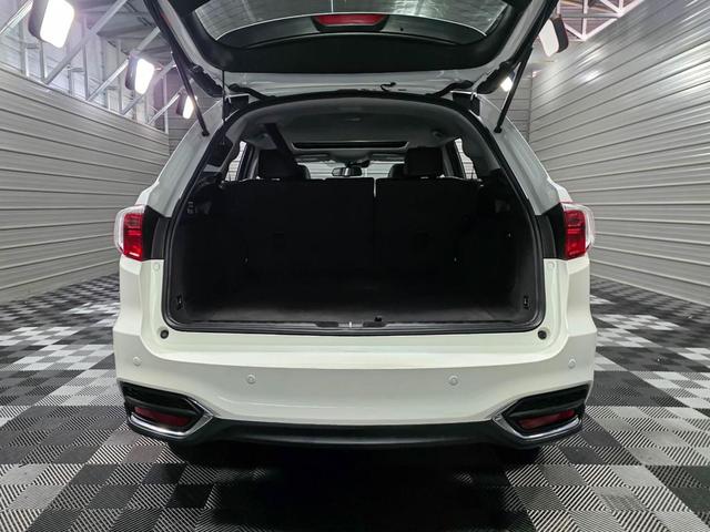 Photo of 2018 White Diamond Pearl Acura RDX