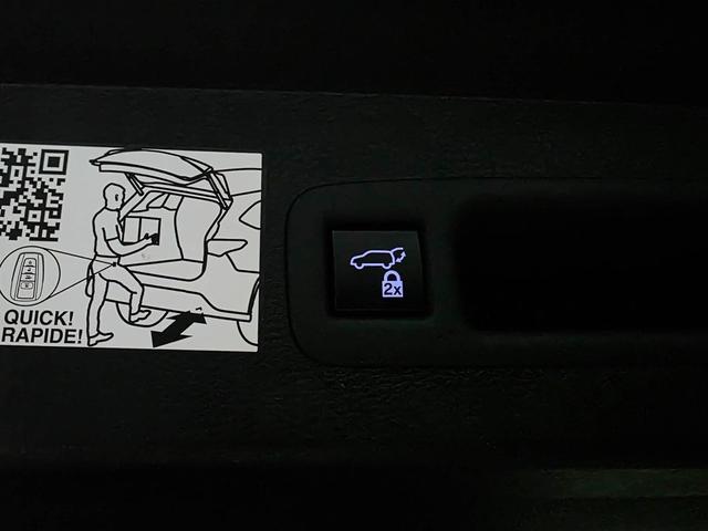 Photo of 2022 Midnight Black Metallic Toyota Sienna