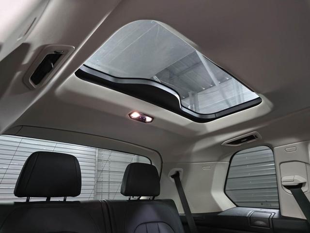 Photo of 2022 Mineral White Metallic BMW X7