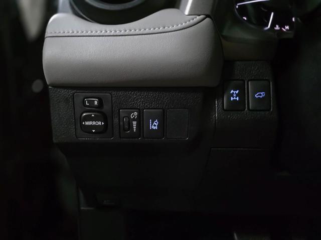 Photo of 2017 Black Toyota RAV4