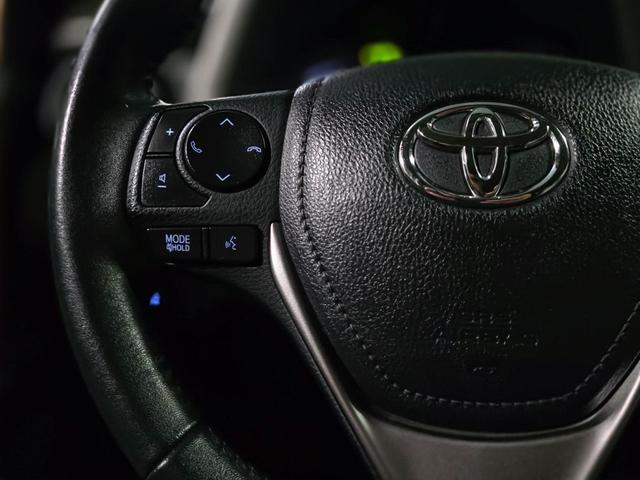 Photo of 2017 Black Toyota RAV4