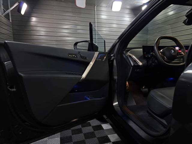 Photo of 2024 Dark Graphite Metallic BMW iX