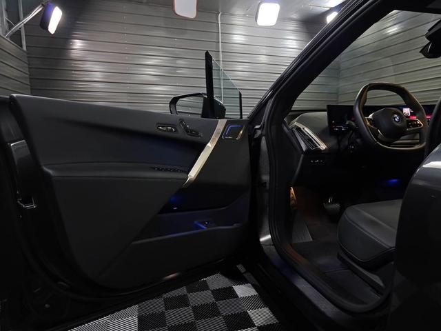 Photo of 2024 Dark Graphite Metallic BMW iX