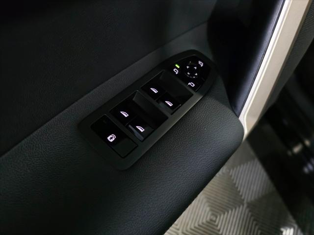 Photo of 2024 Dark Graphite Metallic BMW iX