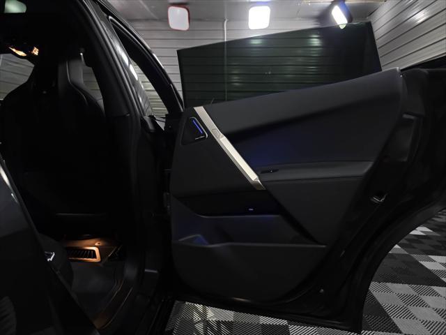 Photo of 2024 Dark Graphite Metallic BMW iX