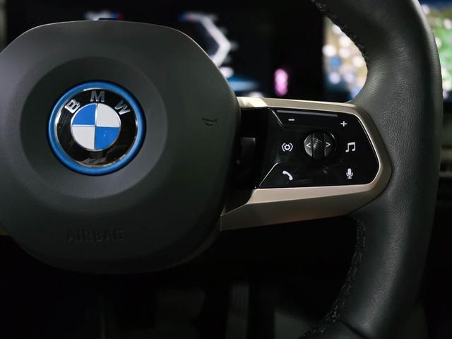 Photo of 2024 Dark Graphite Metallic BMW iX
