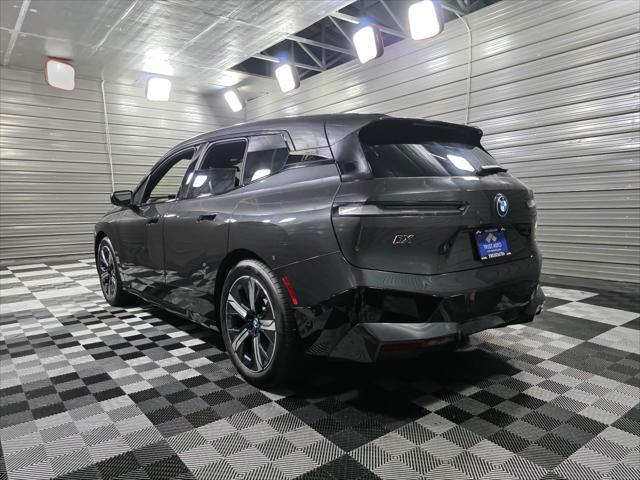 Photo of 2024 Dark Graphite Metallic BMW iX
