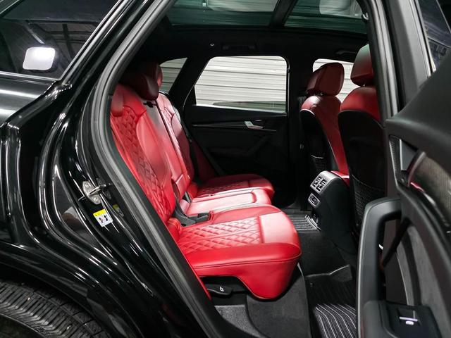 Photo of 2024 Mythos Black Metallic Audi SQ5
