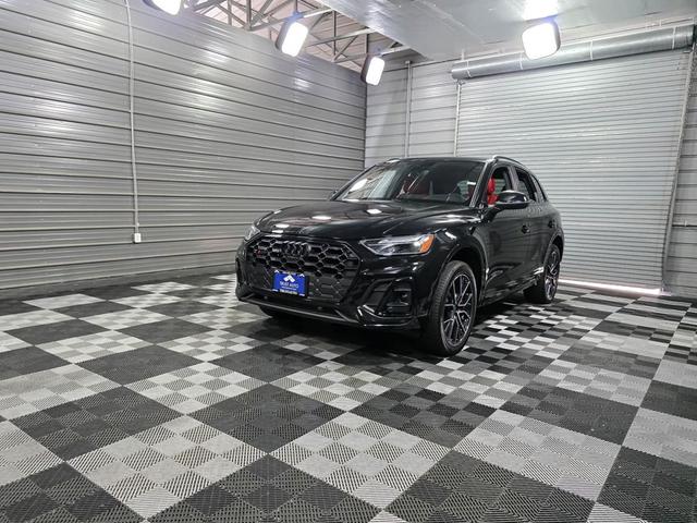 Photo of 2024 Mythos Black Metallic Audi SQ5