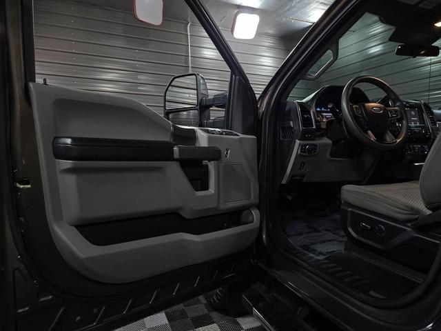 Photo of 2017 Caribou Metallic Ford F-350