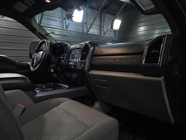 Photo of 2017 Caribou Metallic Ford F-350