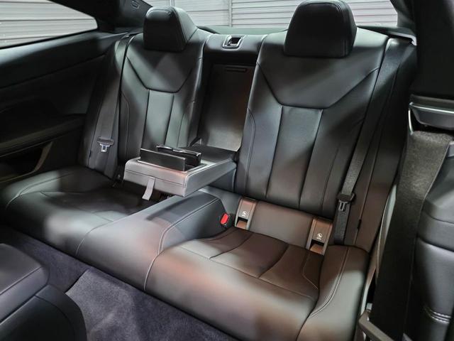Photo of 2023 Black Sapphire Metallic BMW M440