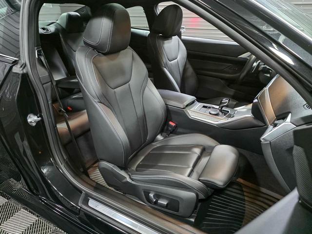 Photo of 2023 Black Sapphire Metallic BMW M440