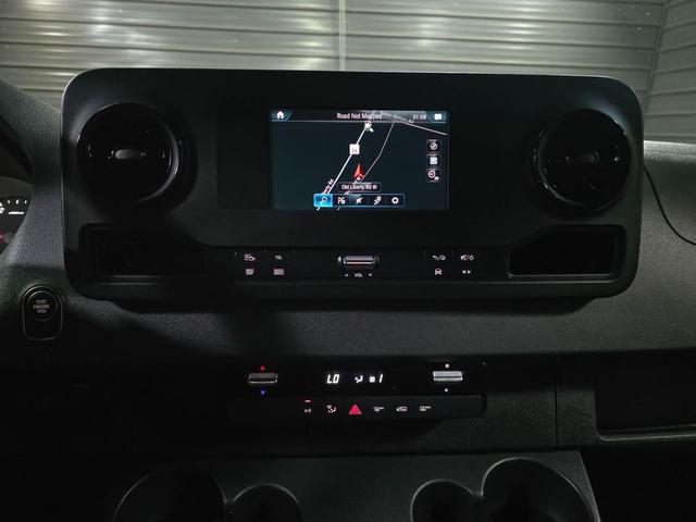 Photo of 2019 Arctic White Mercedes-Benz Sprinter 2500