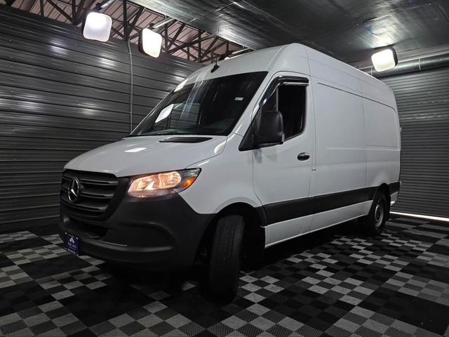 Photo of 2019 Arctic White Mercedes-Benz Sprinter 2500