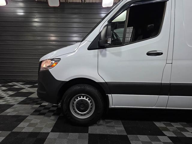 Photo of 2019 Arctic White Mercedes-Benz Sprinter 2500