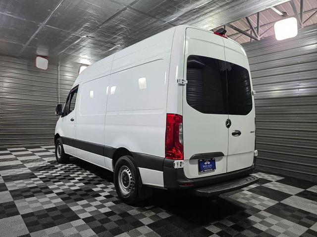 Photo of 2019 Arctic White Mercedes-Benz Sprinter 2500