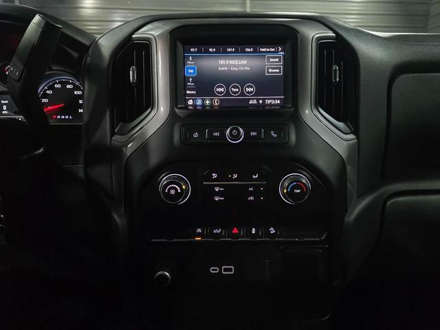Photo of 2021 Black Chevrolet Silverado 1500