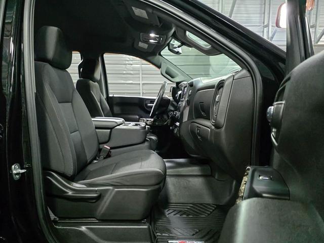 Photo of 2021 Black Chevrolet Silverado 1500