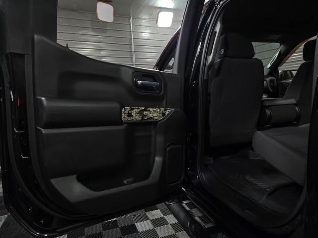 Photo of 2021 Black Chevrolet Silverado 1500