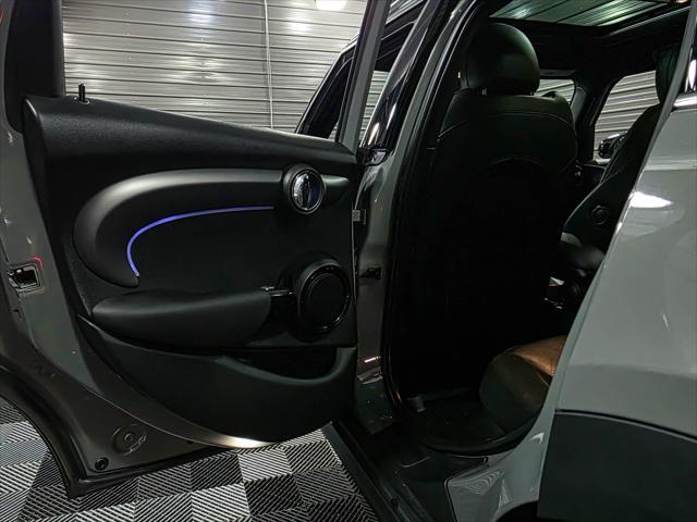 Photo of 2022 White Silver Metallic MINI Hardtop