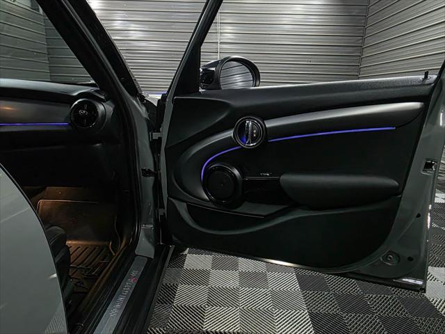 Photo of 2022 White Silver Metallic MINI Hardtop