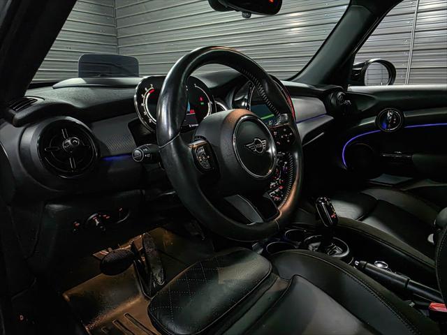Photo of 2022 White Silver Metallic MINI Hardtop