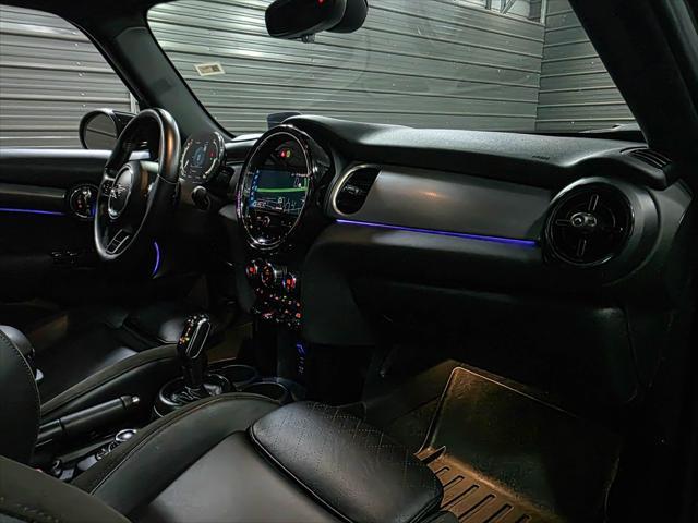 Photo of 2022 White Silver Metallic MINI Hardtop