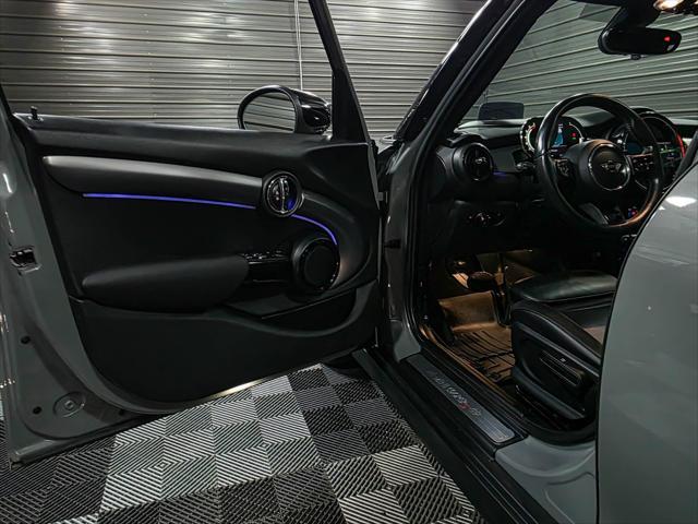Photo of 2022 White Silver Metallic MINI Hardtop