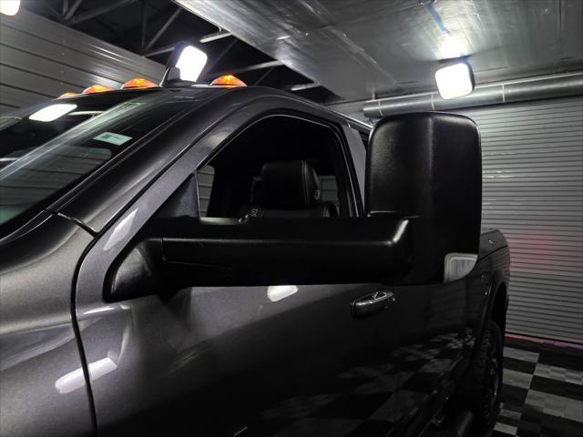 Photo of 2017 Granite Crystal Metallic Clearcoat RAM 2500
