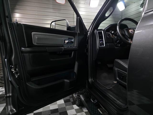 Photo of 2017 Granite Crystal Metallic Clearcoat RAM 2500