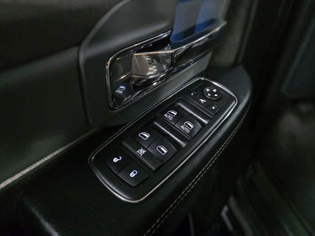 Photo of 2017 Granite Crystal Metallic Clearcoat RAM 2500