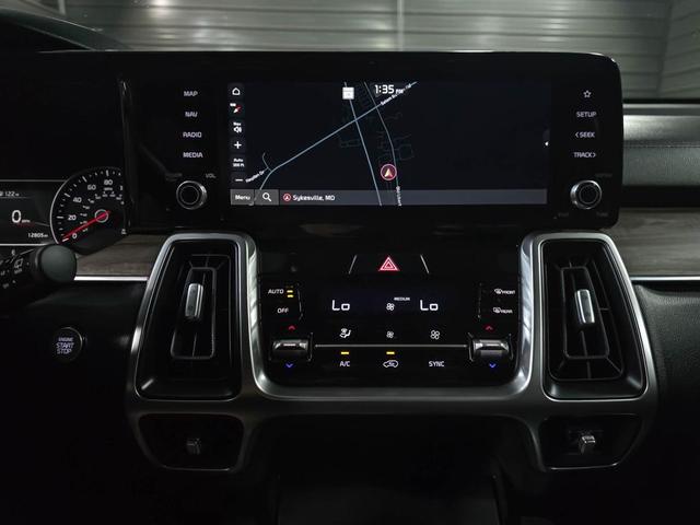 Photo of 2022 Gravity Grey Kia Sorento