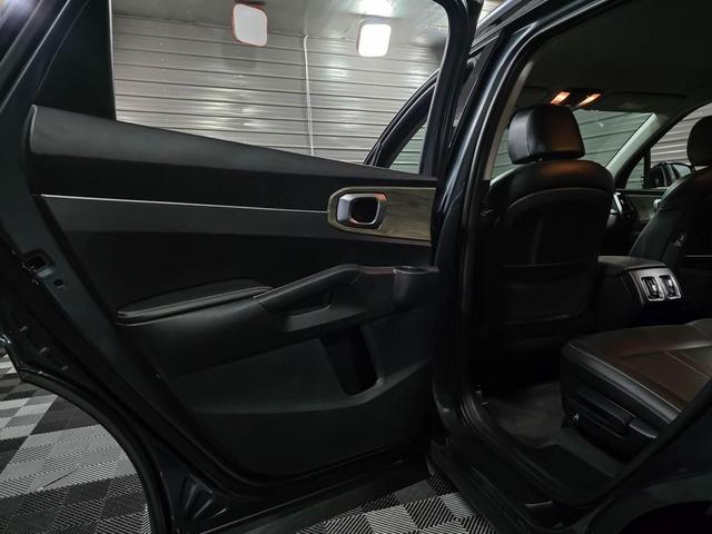 Photo of 2022 Gravity Grey Kia Sorento
