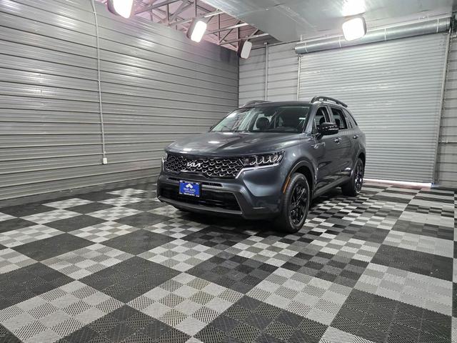 Photo of 2022 Gravity Grey Kia Sorento