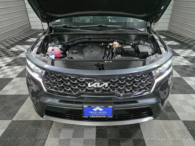 Photo of 2022 Gravity Grey Kia Sorento