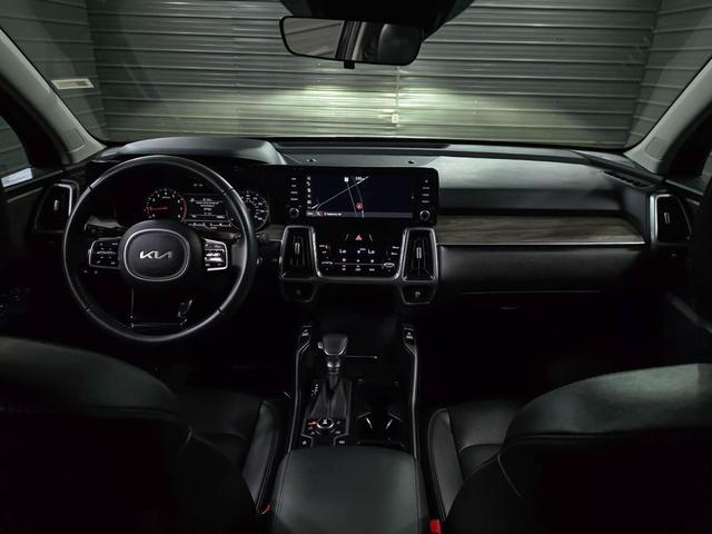 Photo of 2022 Gravity Grey Kia Sorento