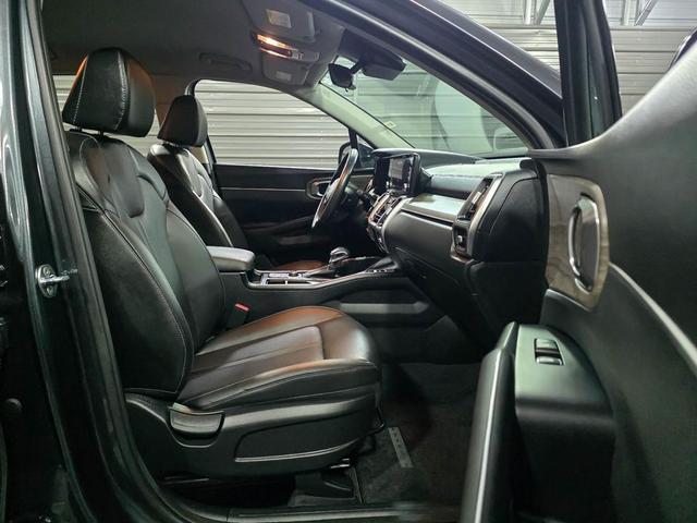 Photo of 2022 Gravity Grey Kia Sorento