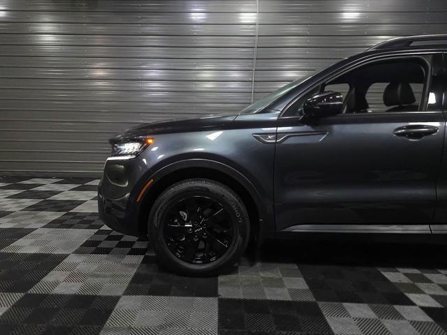 Photo of 2022 Gravity Grey Kia Sorento