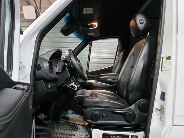 Photo of 2020 Arctic White Mercedes-Benz Sprinter 2500