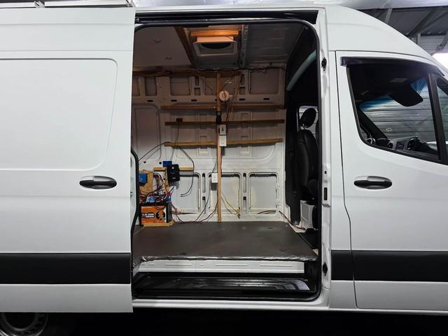 Photo of 2020 Arctic White Mercedes-Benz Sprinter 2500