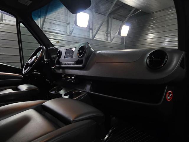 Photo of 2020 Arctic White Mercedes-Benz Sprinter 2500