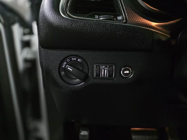 Photo of 2020 White Knuckle Clearcoat Dodge Challenger