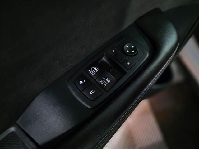 Photo of 2020 White Knuckle Clearcoat Dodge Challenger