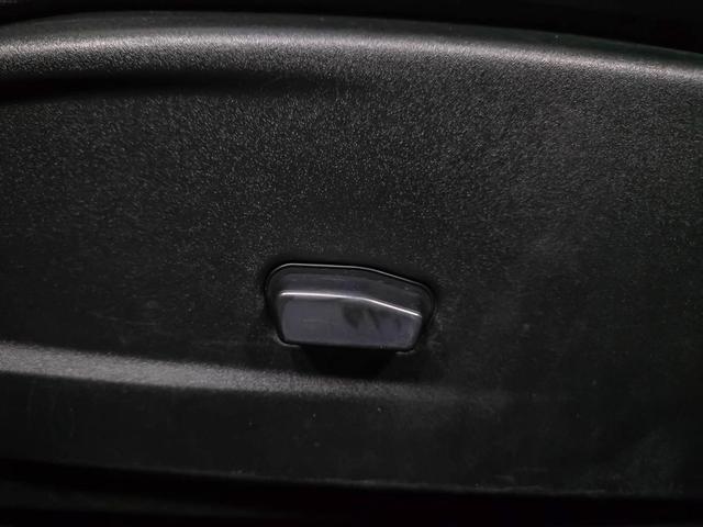 Photo of 2020 White Knuckle Clearcoat Dodge Challenger