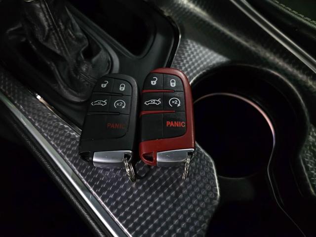 Photo of 2020 White Knuckle Clearcoat Dodge Challenger