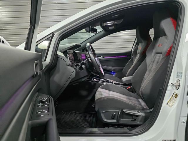 Photo of 2024 Opal White Pearl Volkswagen Golf GTI