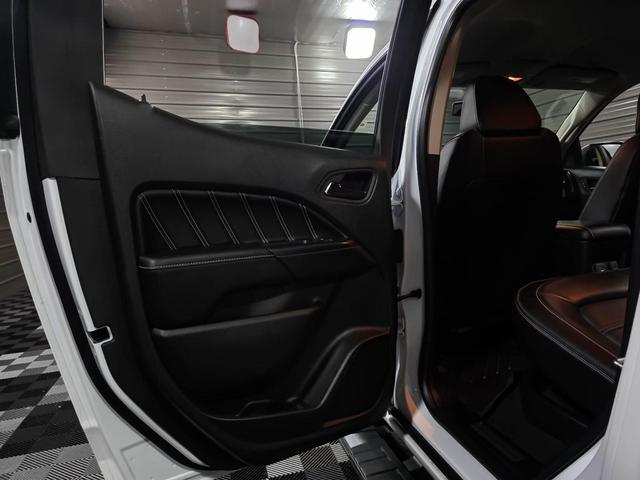 Photo of 2022 Summit White GMC Canyon