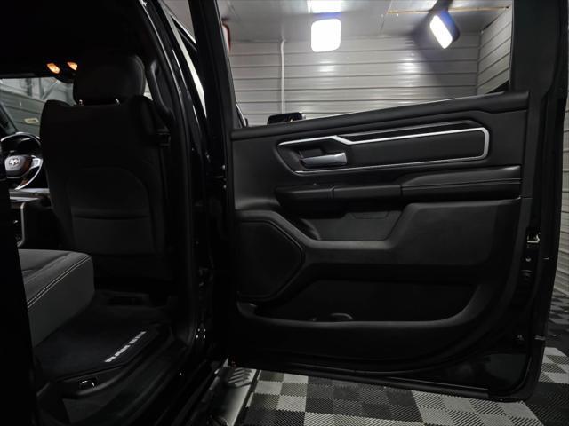 Photo of 2022 Diamond Black Crystal Pearlcoat RAM 1500